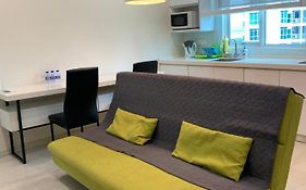 Straits Garden Suites By Yen'S Sojourn