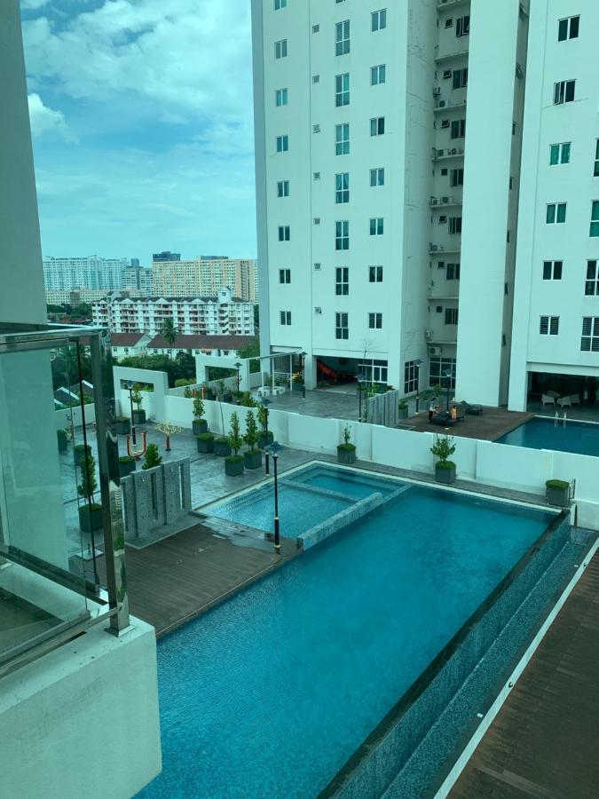 Straits Garden Suites By Yen'S Sojourn George Town Exterior photo